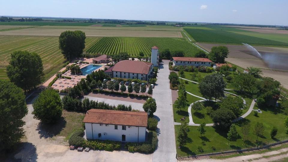 Oasi Bianca Hotel Pomposa Екстериор снимка