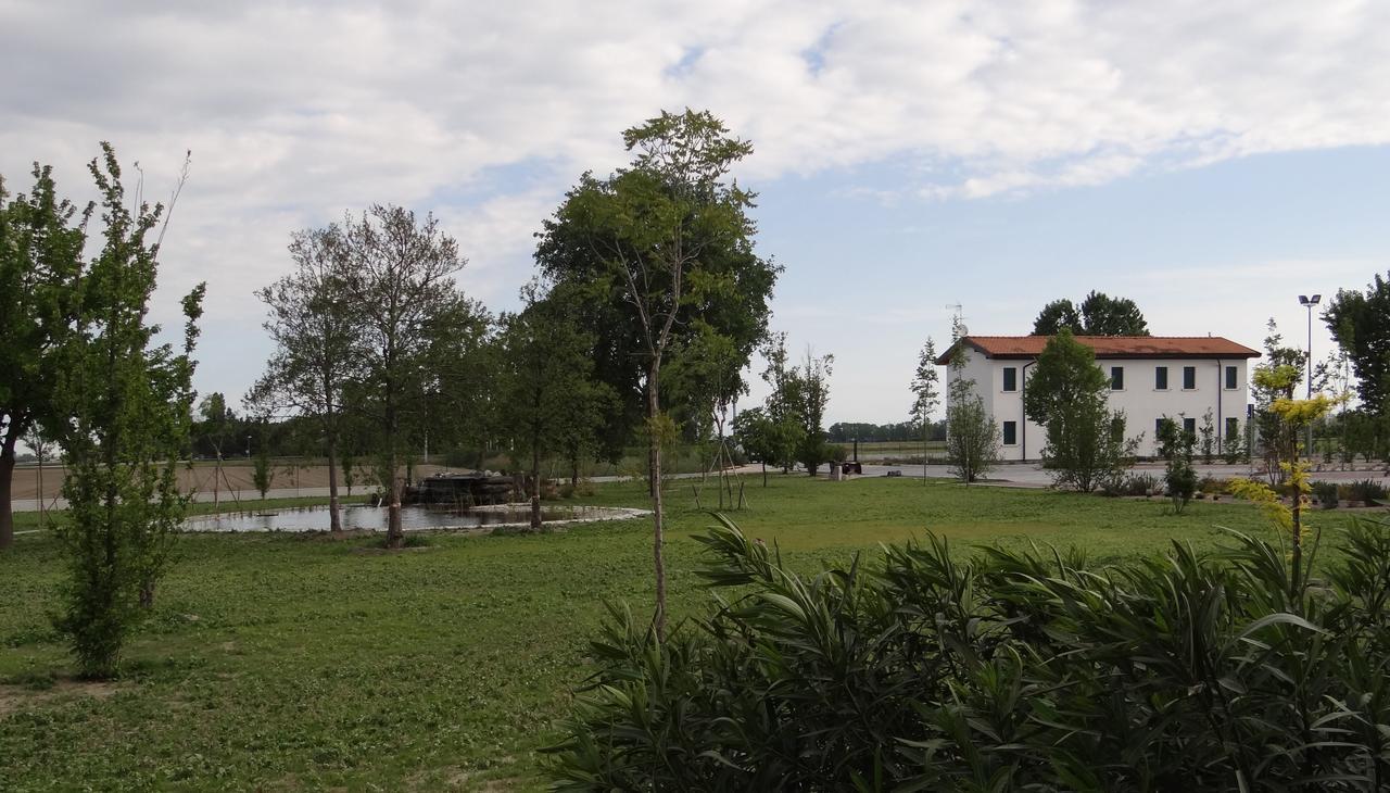 Oasi Bianca Hotel Pomposa Екстериор снимка