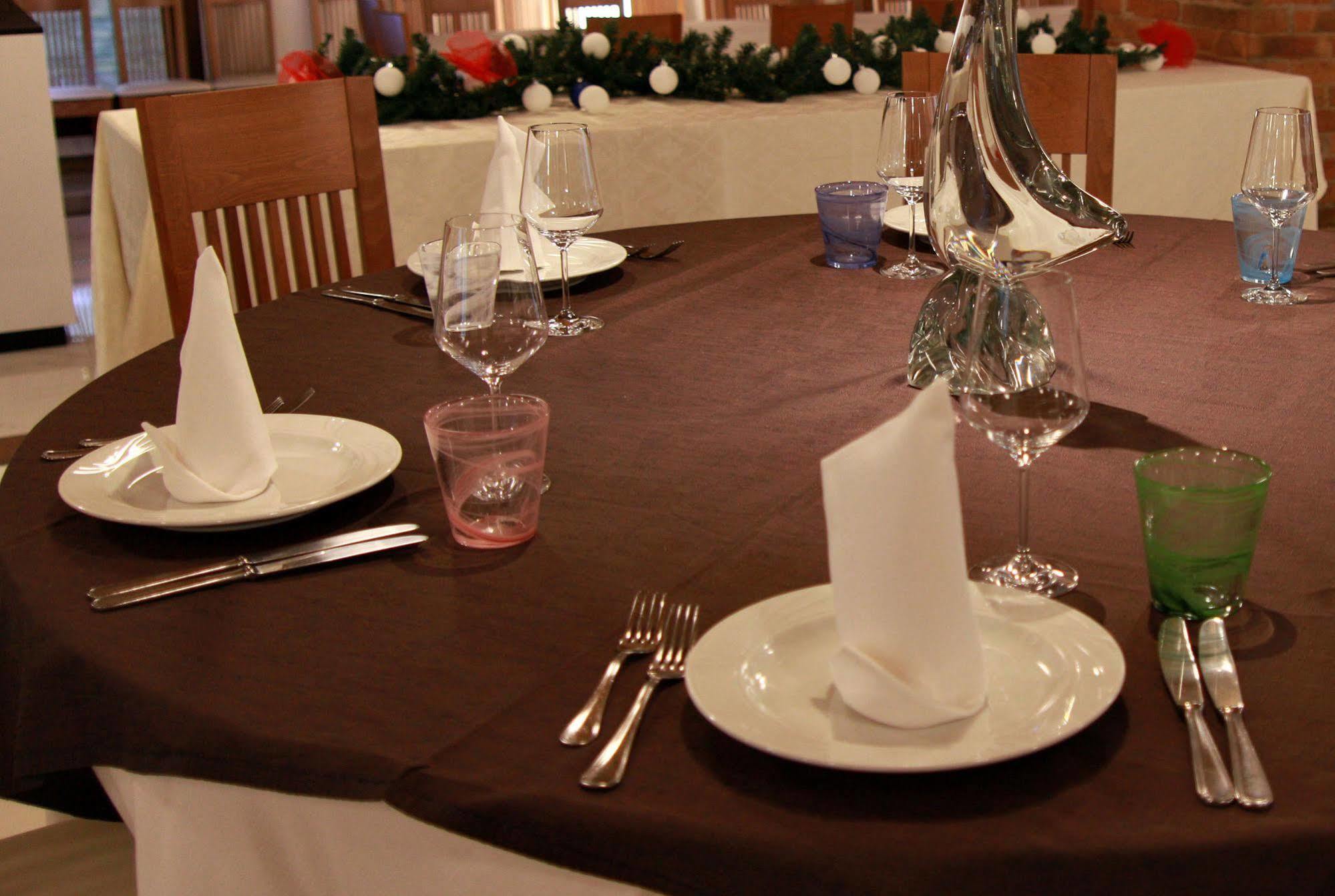 Oasi Bianca Hotel Pomposa Екстериор снимка