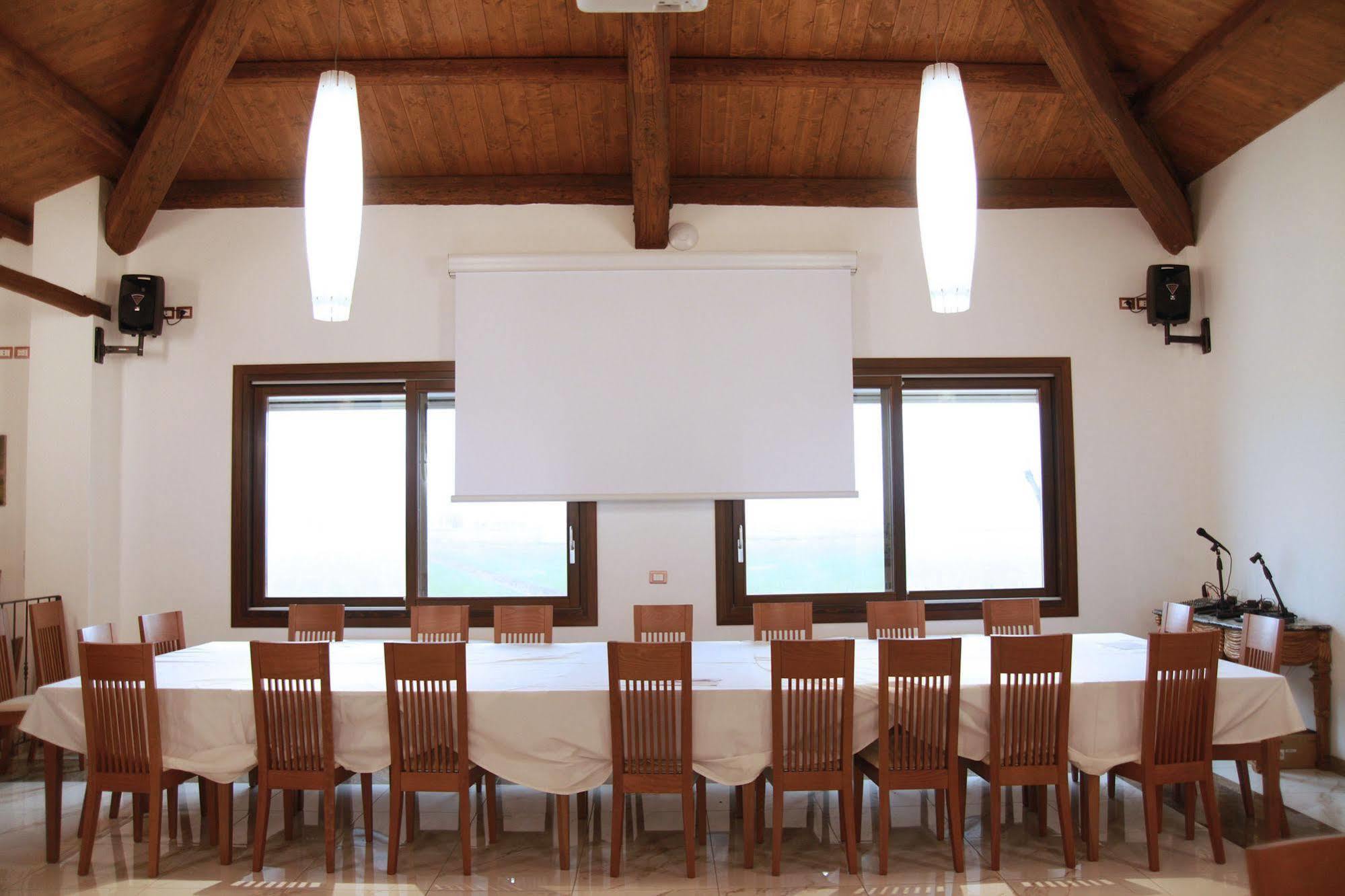 Oasi Bianca Hotel Pomposa Екстериор снимка